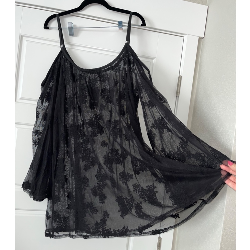 NWT Torrid Plus Size 2x Black Sheer Lace Blouse with Bell Sleeve & Cold Shoulder - Picture 5 of 8